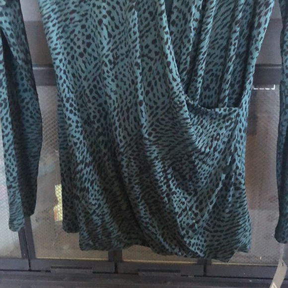APT.9 green, animal print top. Size S. - Picture 3 of 5